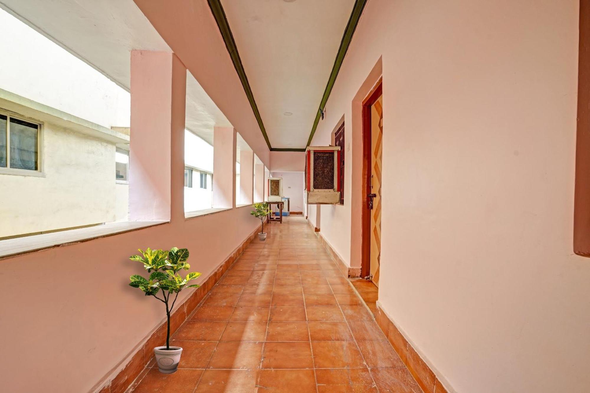 Hotel O B N Palace Rāipur 외부 사진